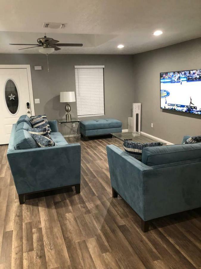 Downtown Contemporary Yet Cozy Fun Villa Сан Антонио Екстериор снимка